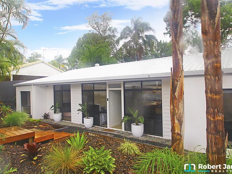 REFURBISHED HOME ON ROOMY 718M2 OF LAND