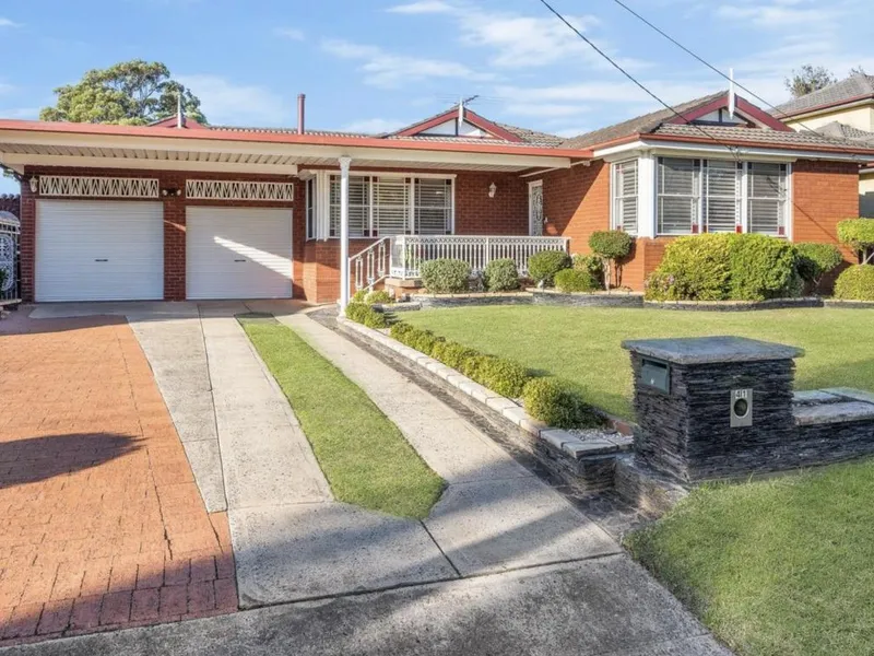 Bright Facing Home – Great Location