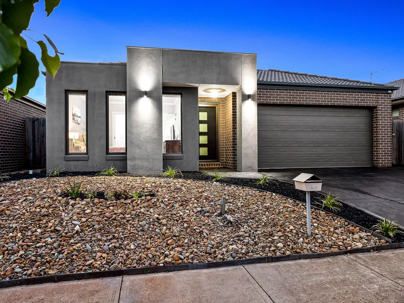 Contemporary Living In A Fantastic Location!