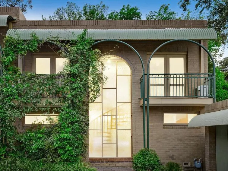 Convenient location with private courtyard