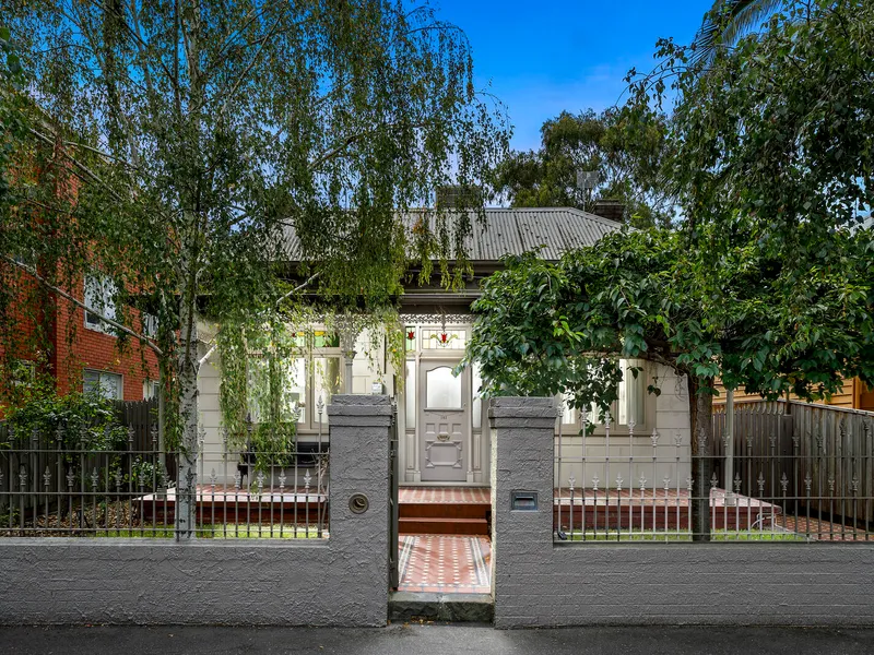 Stately Fitzroy North home on large block