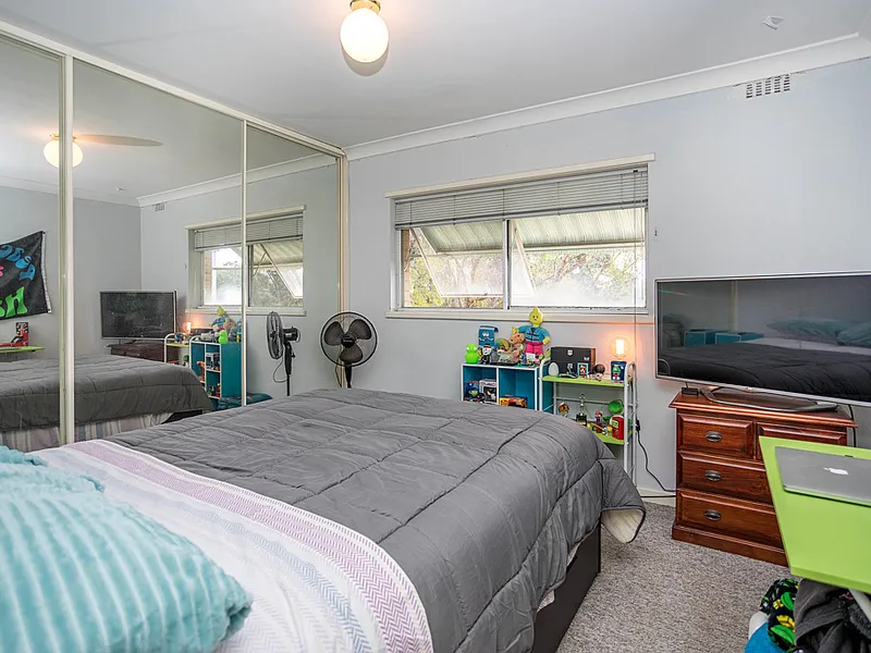 SECURE COMPLEX IN EXCELLENT LOCATION