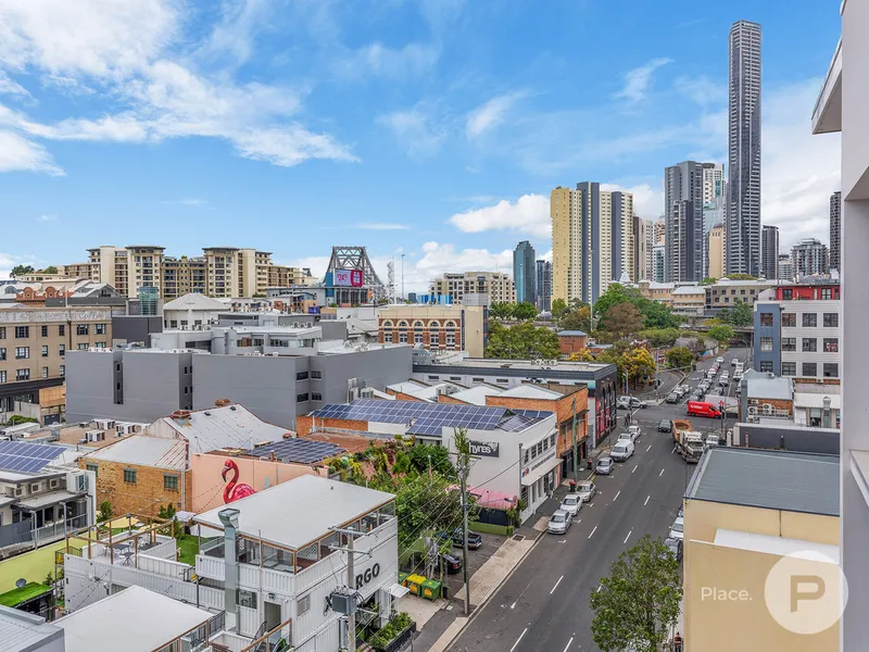 Top Level Apartment with Two Seperate car parks!