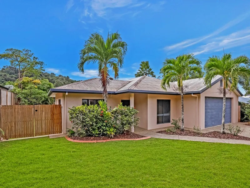 Very Motivated sellers ! Convenience and Comfort in Caravonica! 