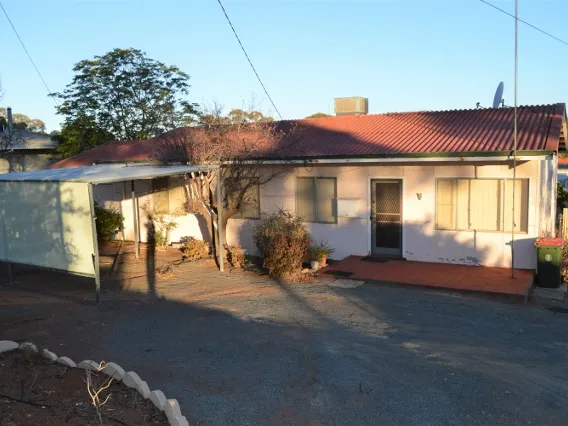 Fully Furnished 3 Bedroom Home!