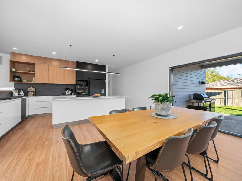 STUNNING NEAR NEW HOME - MODERN LUXURY LIVING