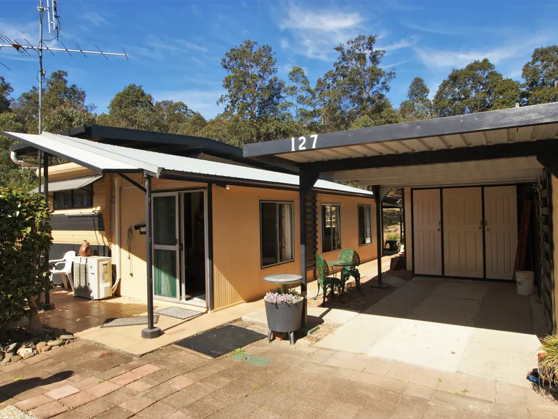 Holiday Cabin (Sleeps 5) in Pet Friendly Tourist Park