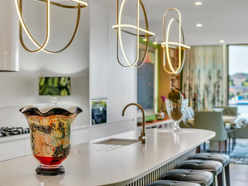 Luxury waterfront apartment in sought-after Bulimba