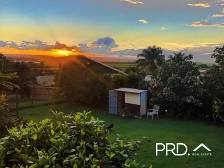 BRICK & TILE UNDER $400K ON THE HUMMOCK