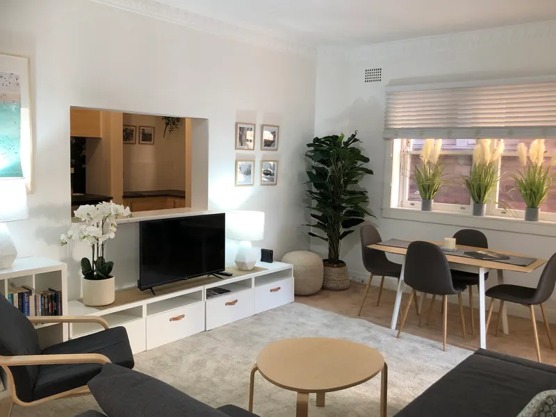 Fully Furnished, Art Deco sanctuary with Bay views