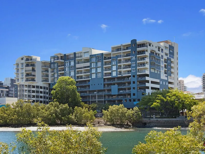 IMMACULATE 3BED-2BATH-2SECURE CAR