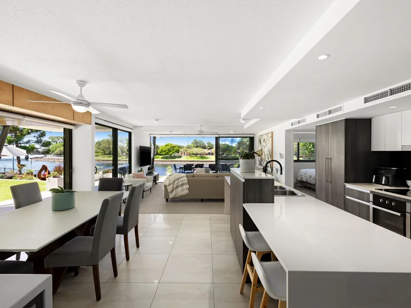 A large ground floor apartment like no other!