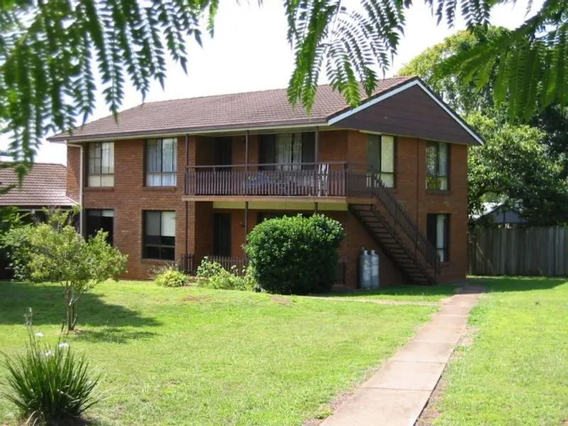 Spacious 3 Bedroom Double Brick Ground Floor Unit in South Toowoomba