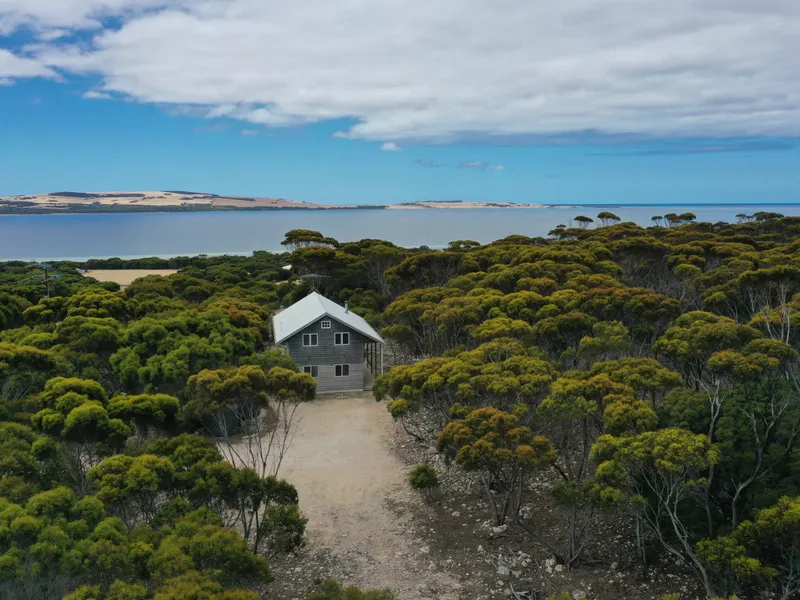 'Sea Loft' Private Sanctuary in the Bush!