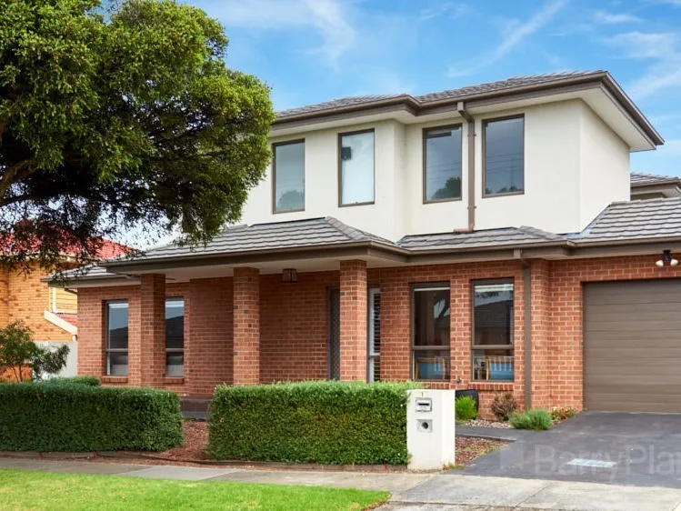 QUALITY 4 BEDROOM TOWNHOUSE