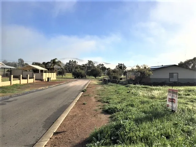 1019SMT BUILDING BLOCK - IN THE BEST STREET