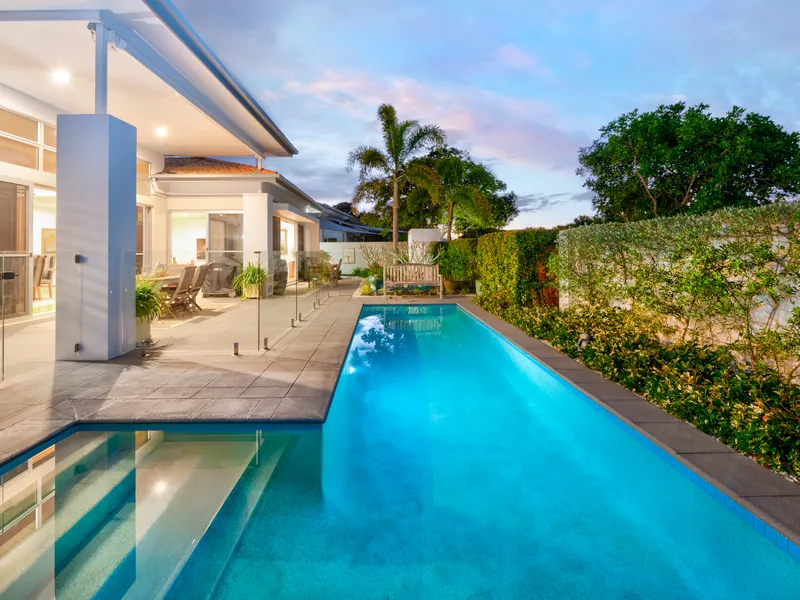 OWNERS PURCHASED ELSEWHERE - PRIVATE NORTH FACING SINGLE LEVEL ENTERTAINER