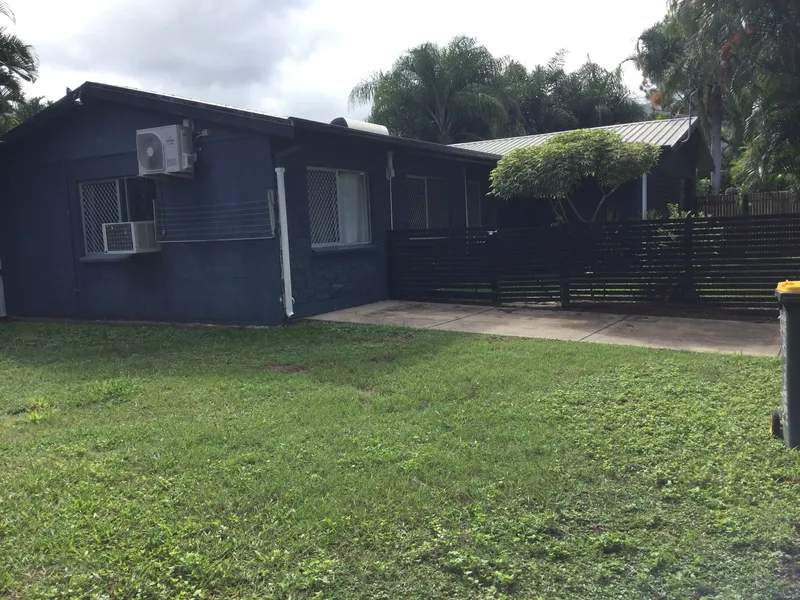 BIG double Shed & Pool !!