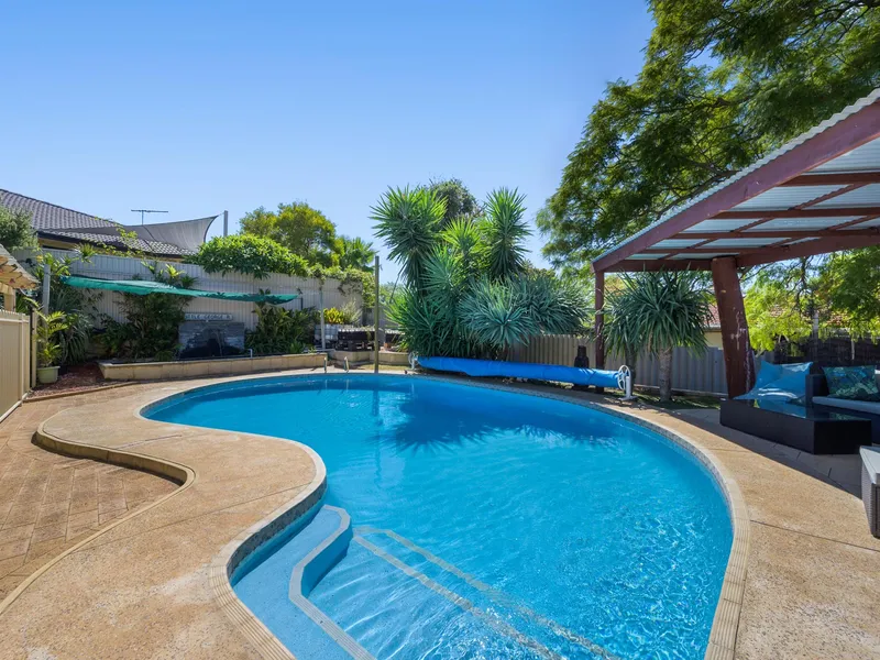 The Family Entertainer! - Magnificent Cul-De-Sac Location!