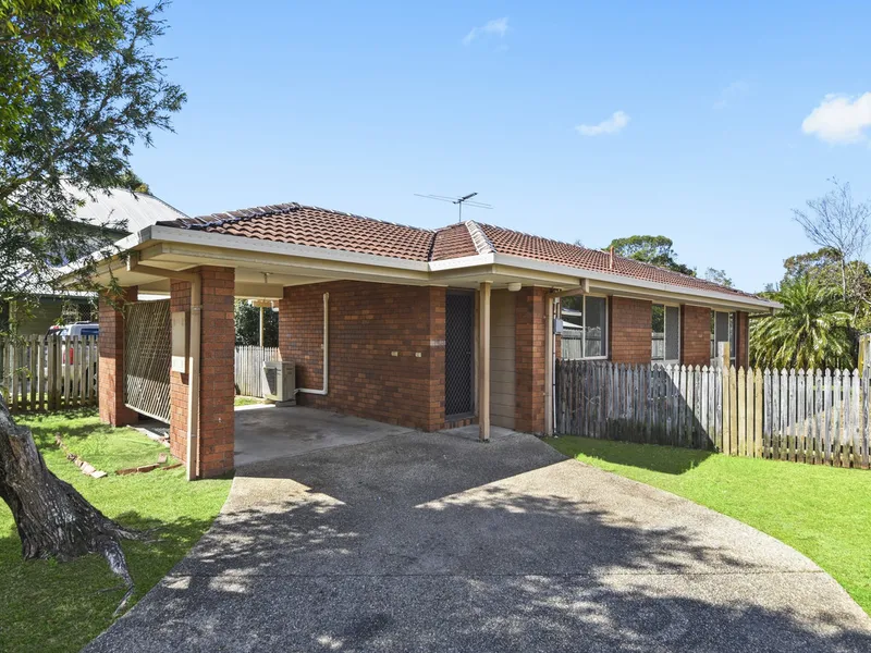 HOME WITH PARKLAND BEHIND!!