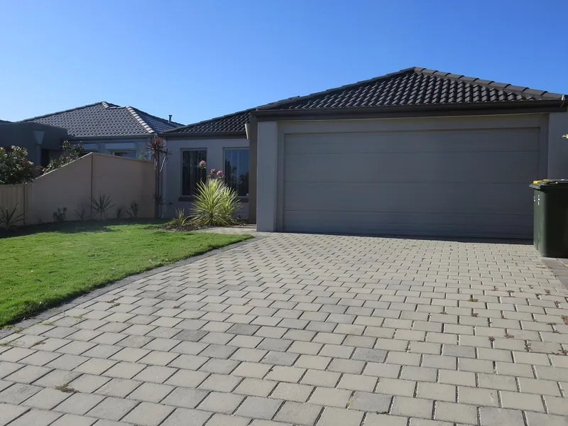 Beautiful and spacious 3 bedroom, 2 bathroom home