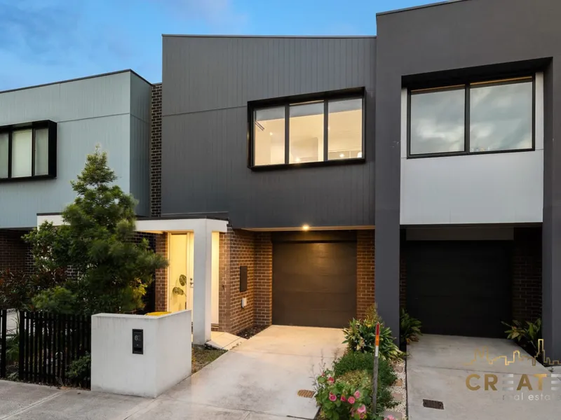 DISCOVER A HOME BEYOND COMPARE IN BRAYBROOK!