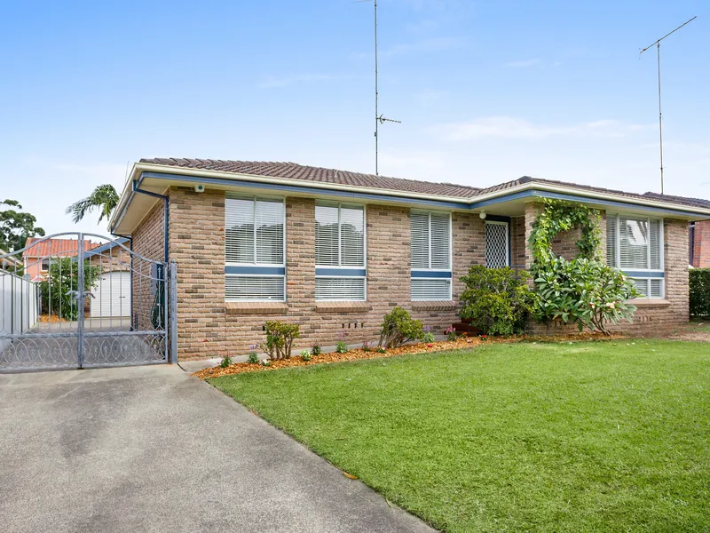 Solid Brick Family abode, walking distance to the village