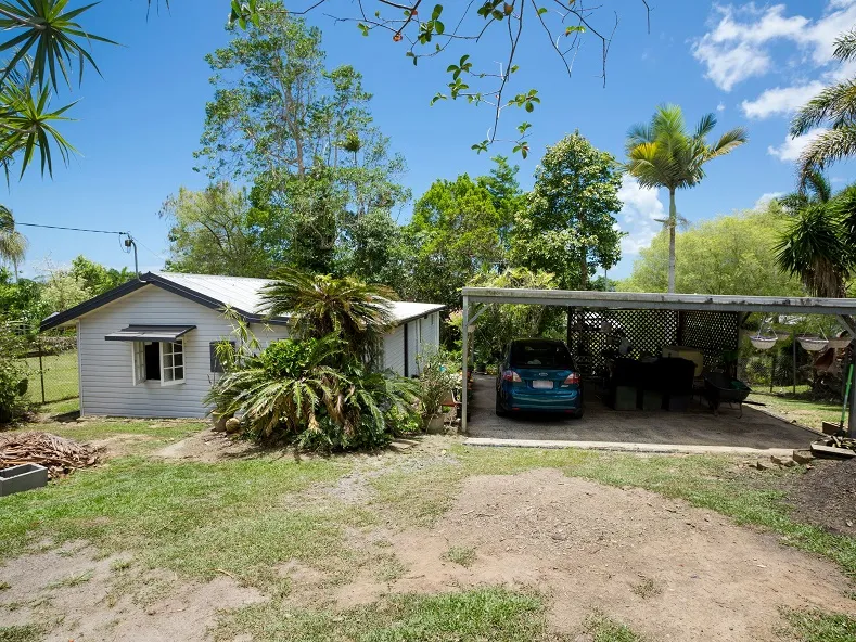 PROFESSIONAL PHOTOGRAPHER LOVED THIS HOME..  $239,000