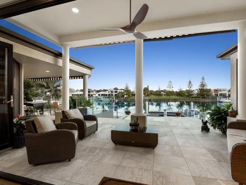 Luxury Waterfront Living: Deep Water Access!