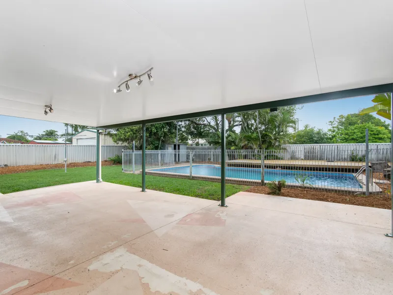 LARGE BLOCK – BRICK & TILE – RIPE FOR INVESTMENT