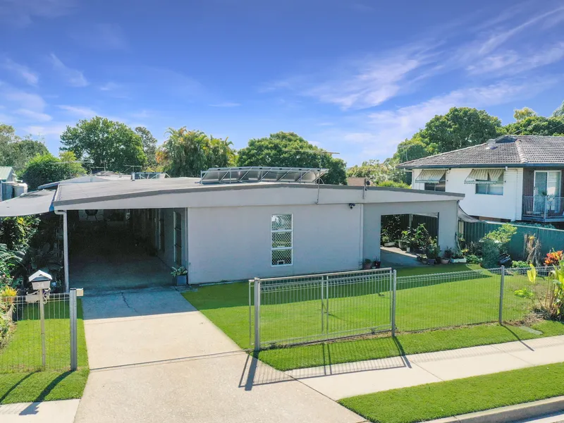 34 Lavercombe - A Renovator's Delight with Endless Potential!