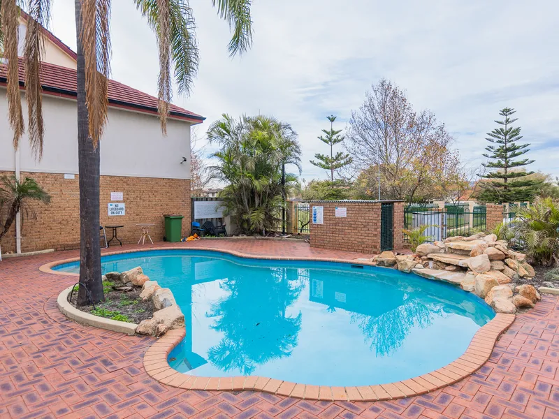 Refurbished Tri-Level Home with Sparking Pool