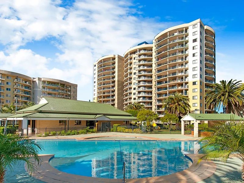 Well maintained complex