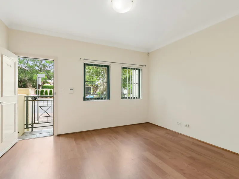 3 BEDROOM TOWNHOUSE - GREAT LOCATION