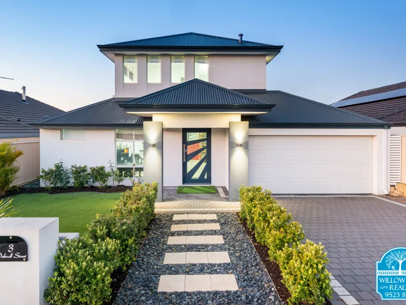 SENSATIONAL HOME BUILT BY BEN TRAGER HOMES!