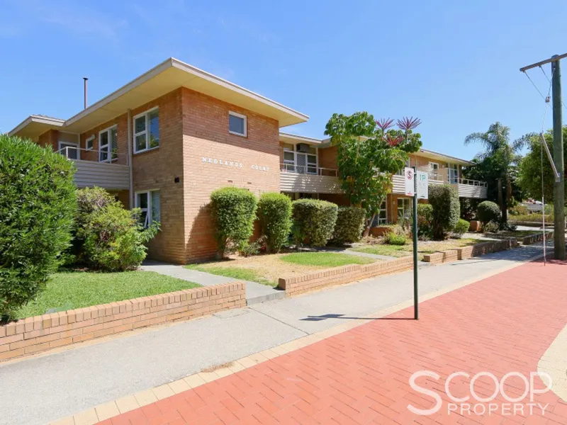 EASY CARE LIVING IN A LOCATION WITH EVERYTHING IN REACH!