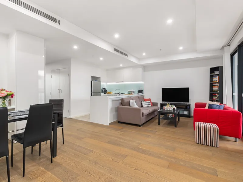 Spacious Corner Apartment with only 1 Common Wall | Study + Double Balconies