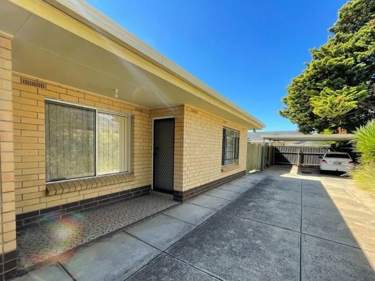 Refreshed, brand new Kitchen, paint and Ready to Go!