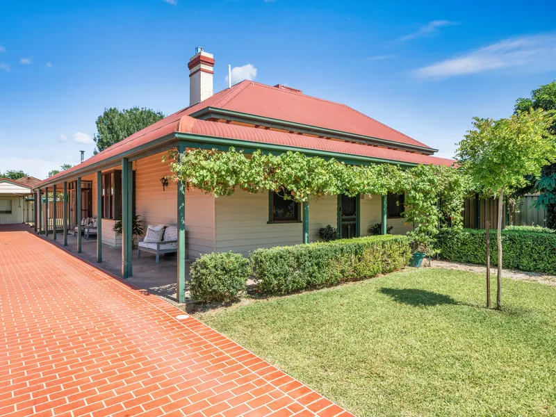 Stunning Period Home In Sought After Location!