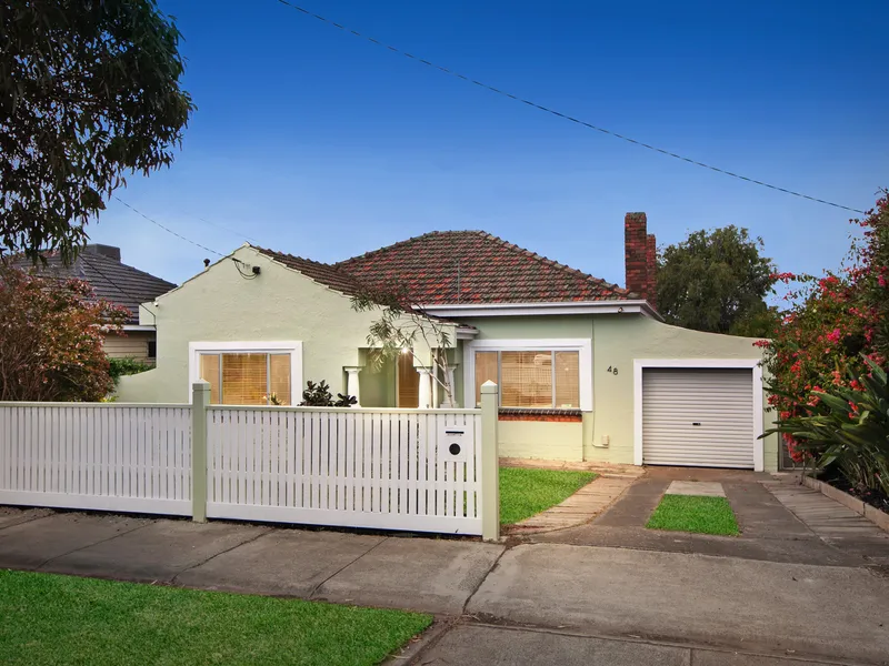 Art Deco Delight South of Bell!