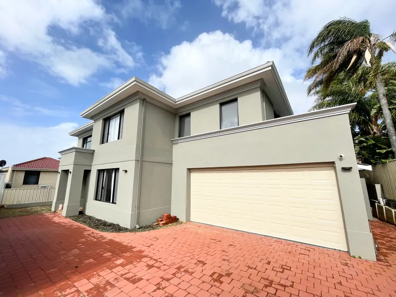 Beautiful FURNISHED home in a convenient location