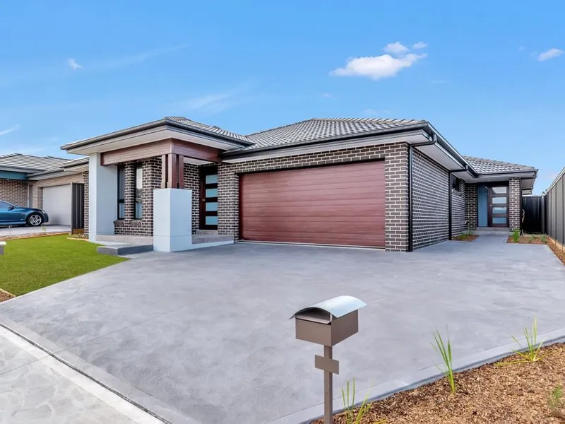 HOUSE AND GRANNY FLAT TURN KEY AND READY TO MOVE IN SOON!!