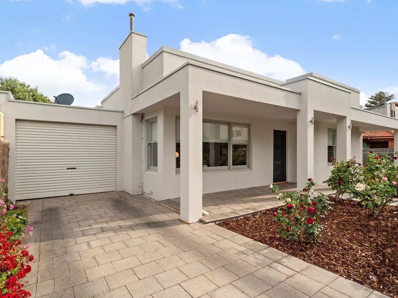 Limitless opportunity from a versatile 599sqm seaside parcel…