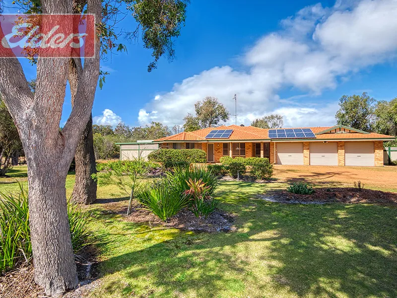 COUNTRY LIFESTYLE/SIMPLY THE BEST