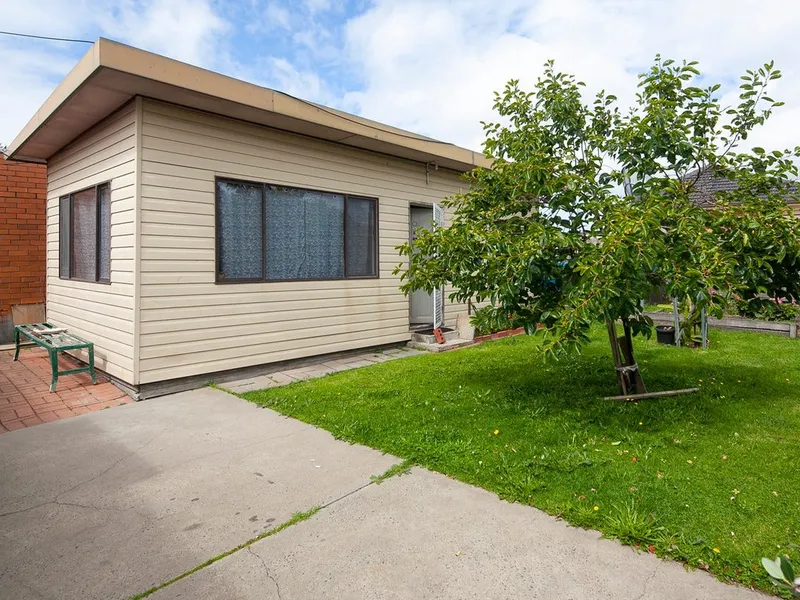 Fully Renovated Self Contained Bungalow