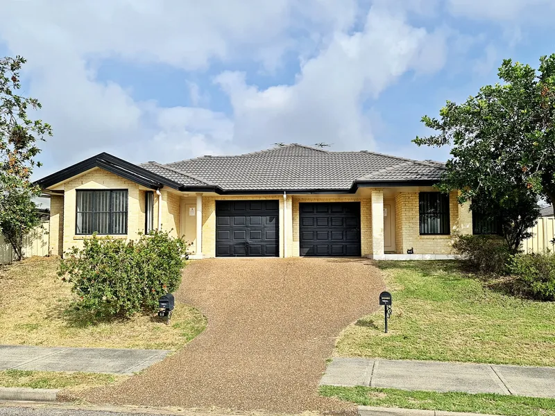 MODERN THREE BEDROOM DUPLEX