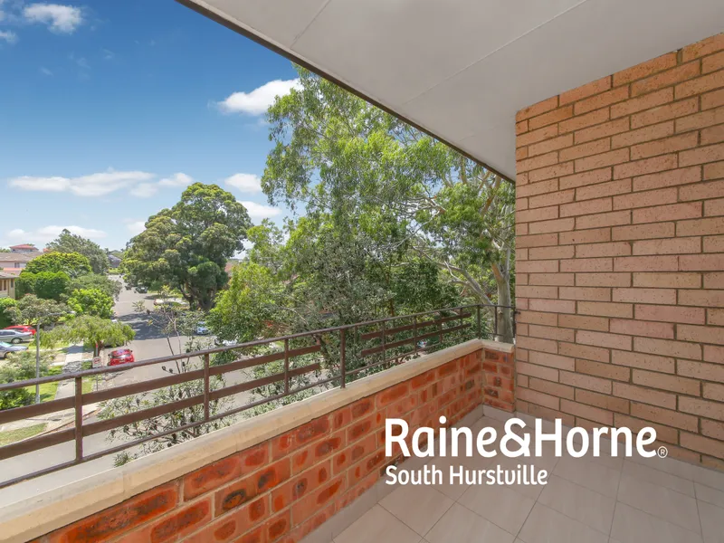 Spacious Three Bedroom Apartment Conveniently Positioned