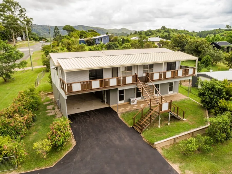 5 BEDROOM HOME ON LARGE BLOCK WITH EXTRA DOUBLE BAY SHED