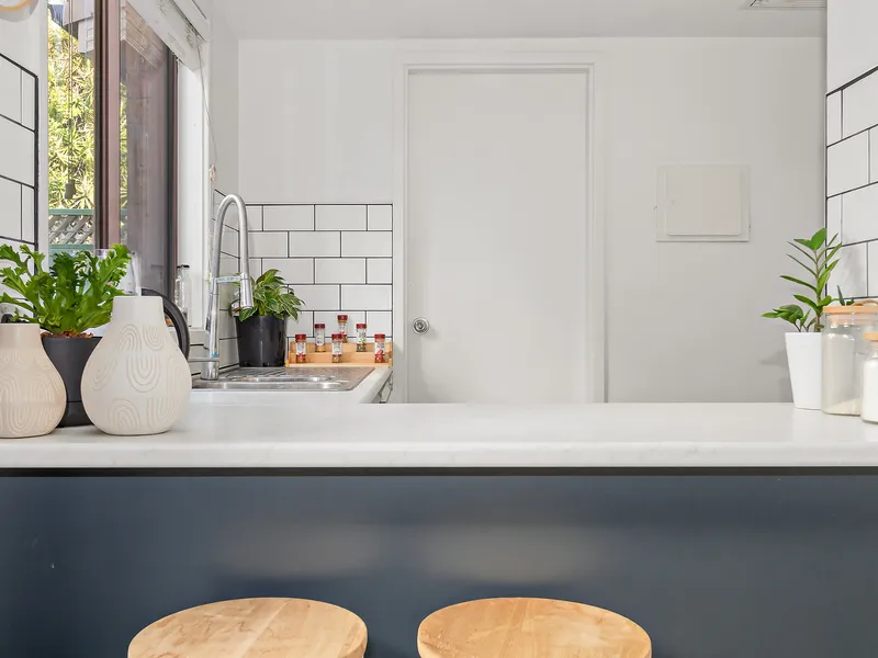 Fall In Love with This Smartly Renovated Townhouse an Easy Stroll to Darby Street