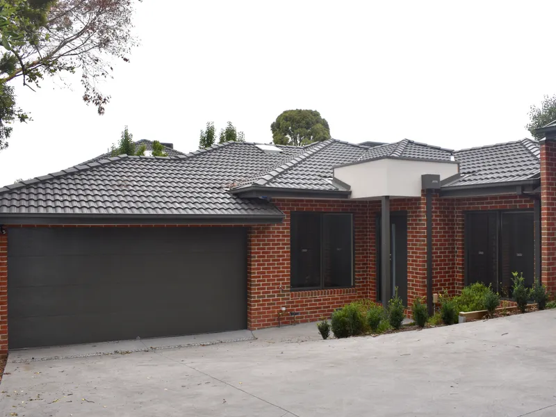 Brand new Single Level Townhouse in Great location close to Chadstone Shopping Centre and Transport